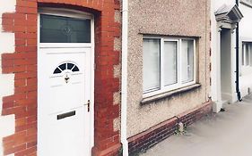 Urban Music Style Townhouse In Swansea City Center